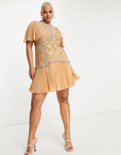 ASOS DESIGN Curve - Vestito corto con finiture in pizzo a contrasto e maniche a mantella a pieghe, 4 di 4