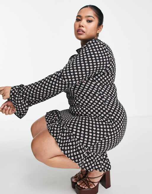 ASOS DESIGN Curve - Vestito corto con scollo con volant e maniche svasate nero con stampa a fiorellini, 4 di 4