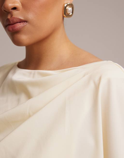 ASOS DESIGN Curve - Vestito da sposa lungo color avorio con mantella e schiena scoperta, 3 di 5
