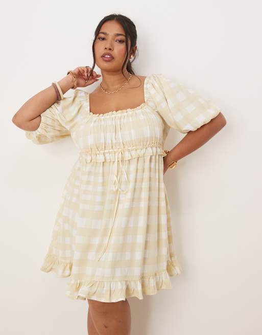 ASOS DESIGN Curve - Vestito grembiule corto giallo a quadri con maniche a sbuffo e scollo squadrato, 2 di 4