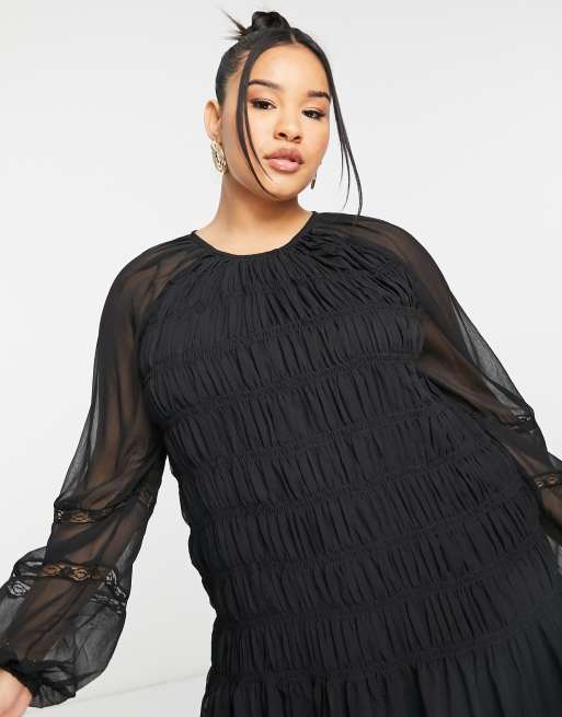 ASOS DESIGN Curve - Vestito grembiule corto nero arricciato con inserto in pizzo, 2 di 4
