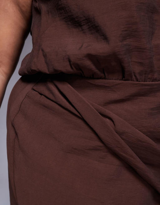 ASOS DESIGN Curve - Vestito lungo accollato e avvolgente color cioccolato scuro, 3 di 4