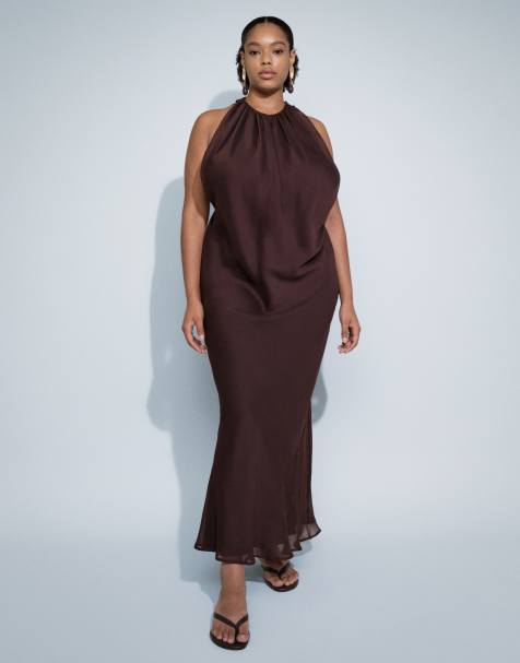 ASOS DESIGN Curve - Vestito lungo allacciato al collo drappeggiato marrone cioccolato con nodo sul retro - view 1