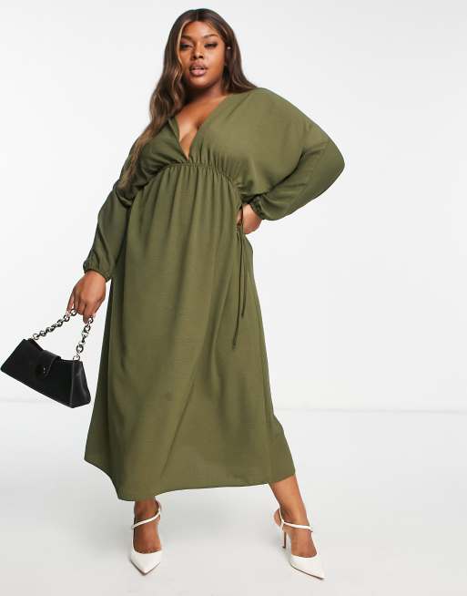 ASOS DESIGN Curve - Vestito lungo con maniche ad ali di pipistrello e vita elasticizzata kaki, 4 di 4