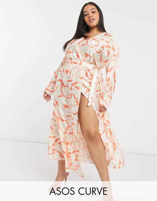 ASOS DESIGN Curve - Vestito lungo in raso a portafoglio con balze e stampa astratta