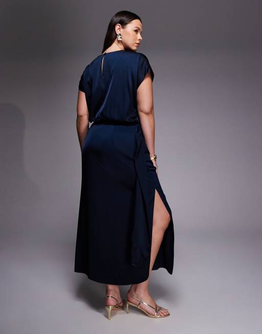 ASOS DESIGN Curve - Vestito lungo in raso blu navy con maniche con volant e vita drappeggiata, 2 di 4