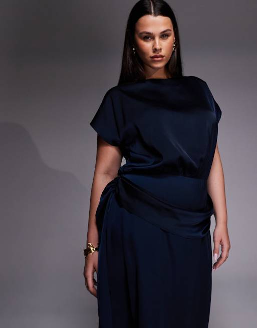 ASOS DESIGN Curve - Vestito lungo in raso blu navy con maniche con volant e vita drappeggiata, 4 di 4