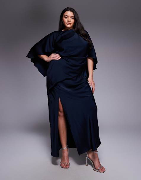 ASOS DESIGN Curve - Vestito lungo in raso blu navy con volant, maniche stile mantella, schiena scoperta e spacco profondo - view 1