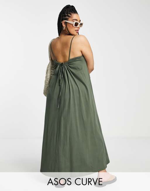 ASOS DESIGN Curve - Vestito lungo kaki con scollo a V con fondo peplo