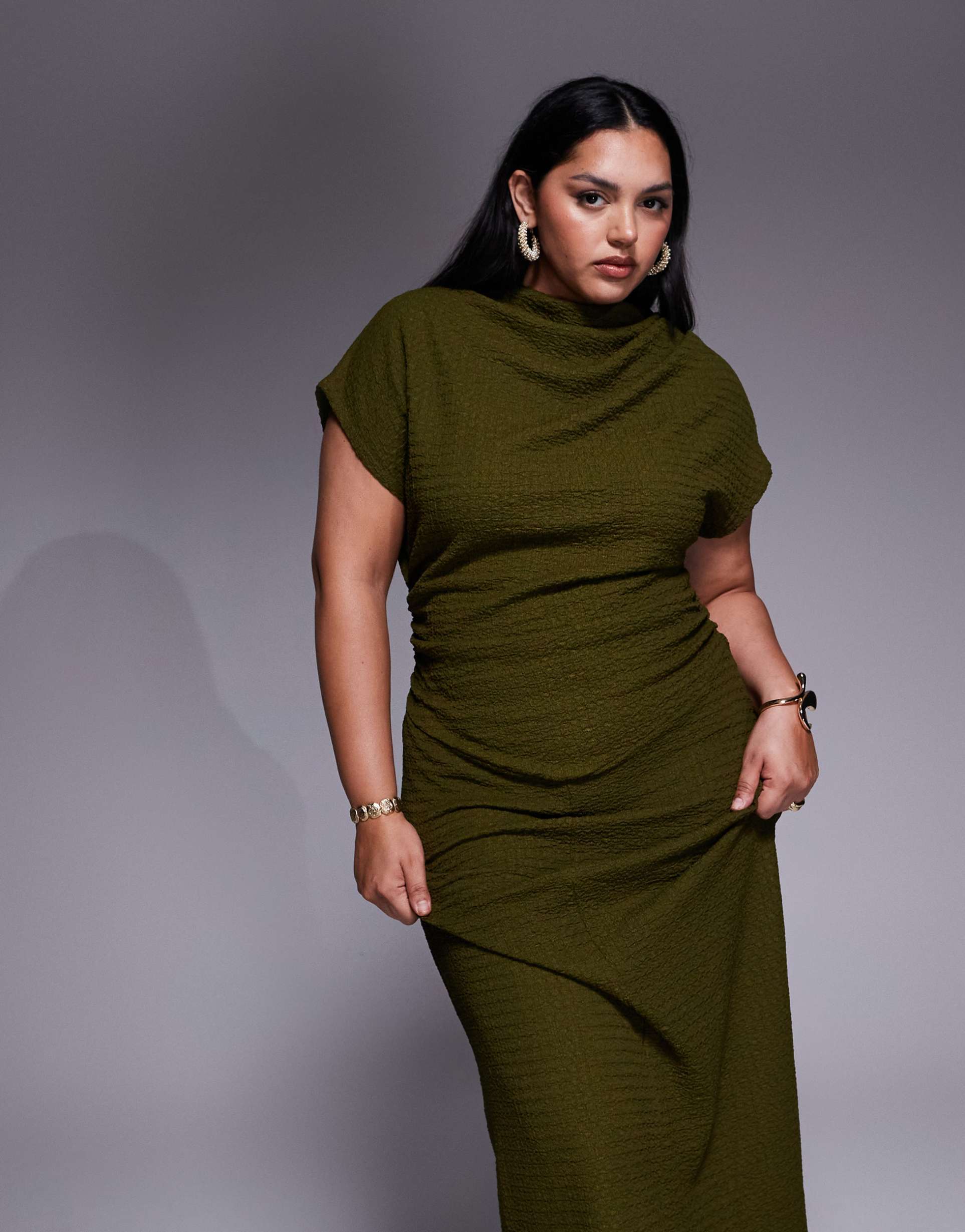 ASOS DESIGN Curve - Vestito lungo kaki con spalle scese