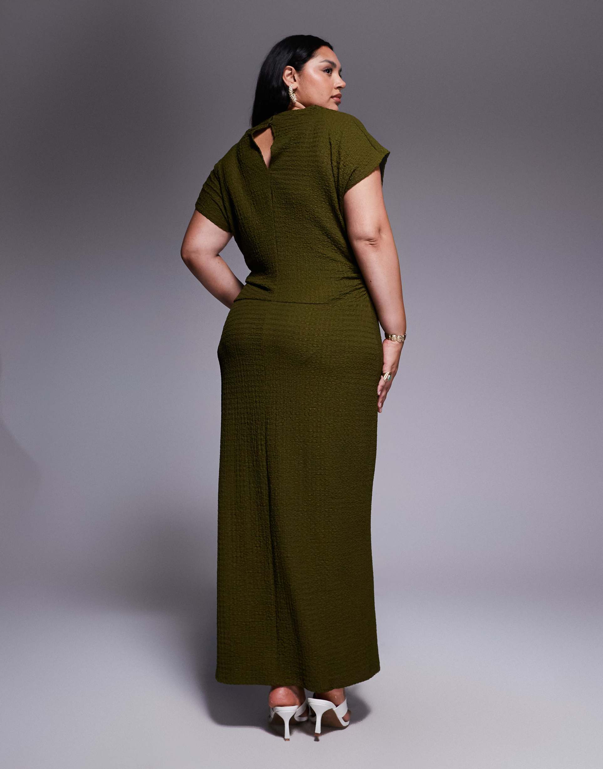 ASOS DESIGN Curve - Vestito lungo kaki con spalle scese