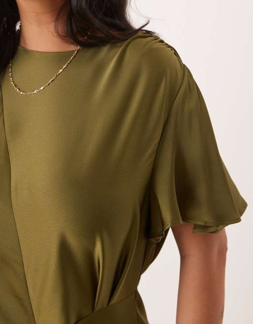 ASOS DESIGN Curve - Vestito lungo verde oliva in raso con maniche con volant, 3 di 4