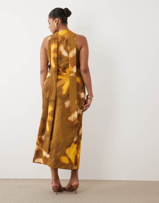 ASOS DESIGN Curve - Vestito midi tecnico con scollo rotondo e sciarpa con stampa astratta giallo ocra, 4 di 4