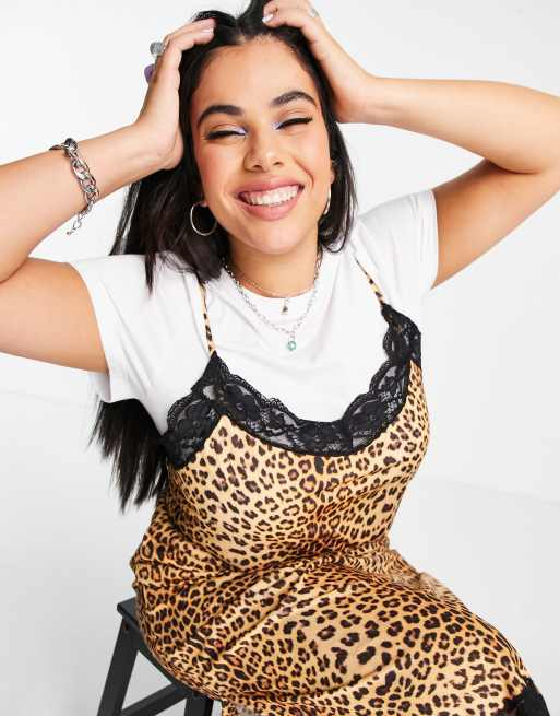 ASOS DESIGN Curve - Vestito sottoveste midi 2 in 1 leopardato con T-shirt bianca , 3 di 4