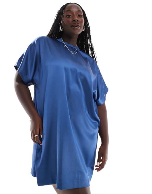 ASOS DESIGN Curve - Vestito T-shirt corto oversize in raso blu denim, 2 di 4