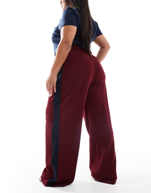 ASOS DESIGN Curve – Vinröda byxor med vida ben och kontrasterande panel, 2 av 5