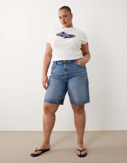 ASOS DESIGN Curve – Vit, krympt t-shirt med lila biltryck, 2 av 4