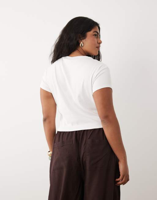 ASOS DESIGN Curve – Vit, liten t-shirt med grafiskt delfintryck, 4 av 4