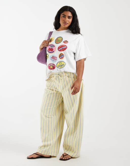 ASOS DESIGN Curve – Vit t-shirt i oversized fit med fruktstickers, 2 av 4