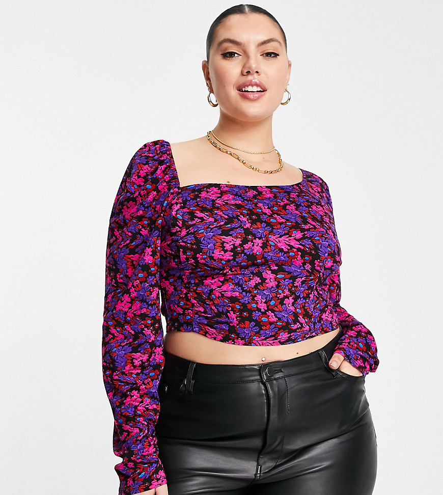 Plus-size blouse by ASOS DESIGN Cos your jeans deserve a nice top All-over floral print Asymmetric neck Cropped length Regular fit