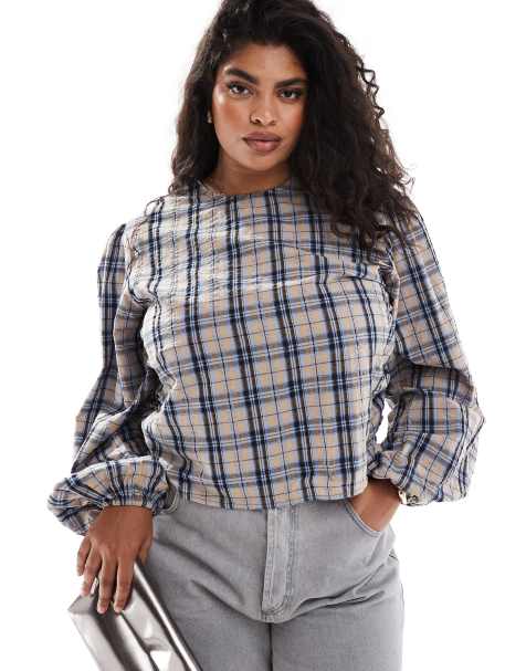 ASOS DESIGN Curve volume sleeve check top with ruched side detail - view 1