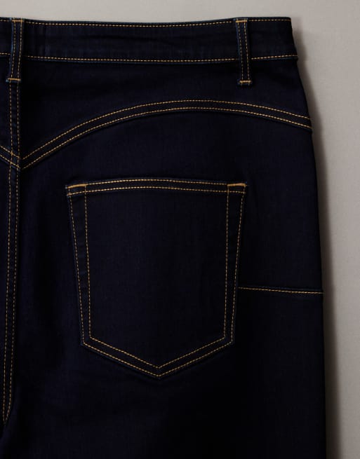 ASOS DESIGN Curve - Vormende flared jeans met super stretch en donkere spoeling, 7 van 7