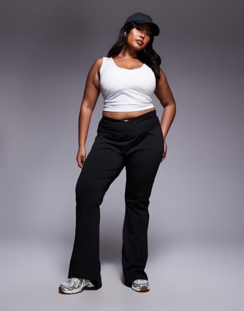 ASOS DESIGN Curve - Vormgevende flare-broek met gekruiste voorkant in zwart - view 1