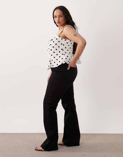 ASOS DESIGN Curve - Vormgevende flared jeans met power stretch in zwart, 2 van 5
