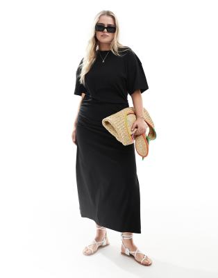 ASOS DESIGN Curve - Wadenlanges T-Shirt-Kleid in Schwarz mit seitlicher Raffung und Rundhalsausschnitt