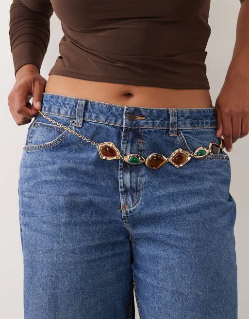 ASOS DESIGN Curve waist and hip resin stone set chain belt in gold, 3 of 3