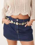 [ASOS Curve] ASOS DESIGN Curve waist and hip turquoise stone set chain belt in gold XL-2XL Gold