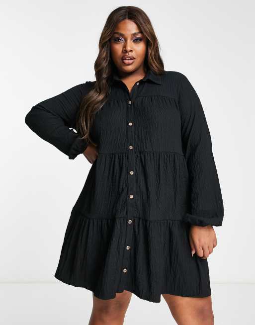 ASOS DESIGN Curve – Warstwowa sukienka koszulowa z długimi rękawami z czarnego fakturowanego materiału