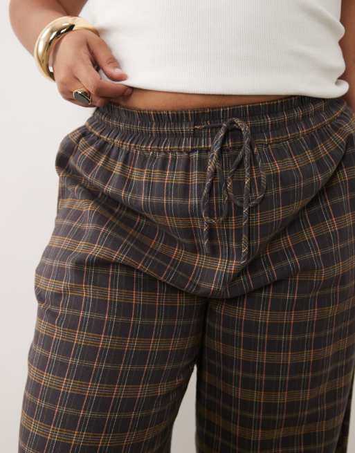 ASOS DESIGN Curve washed check trouser in brown check, 3 of 5