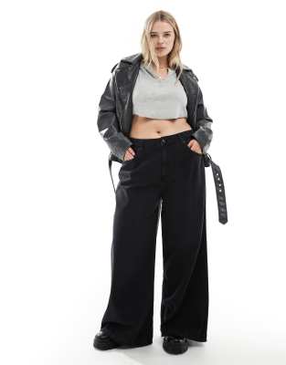 ASOS DESIGN Curve - Weiche Jeans in Schwarz mit weitem Schnitt