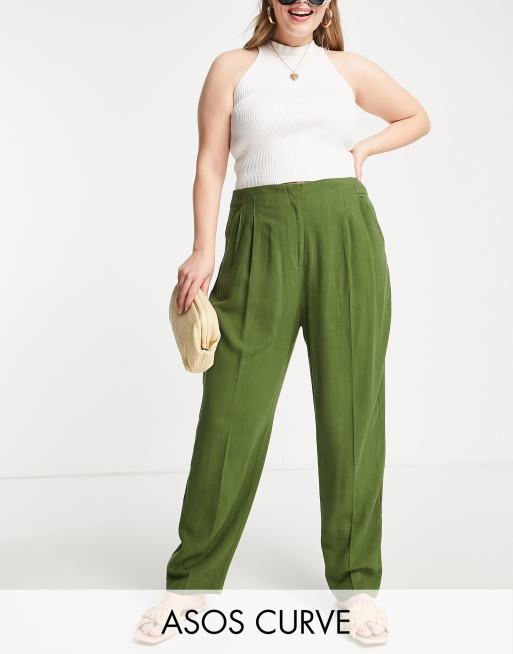 ASOS DESIGN Curve – Weiche, schmal zulaufende Mom-Hose aus Leinen in Khaki