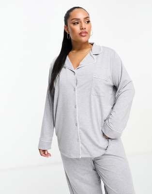 ASOS DESIGN Curve - Weicher Jersey-Pyjama mit langärmligem Hemd und Hose in meliertem Grau mit kontrastierender Paspelie...