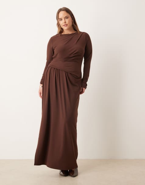 ASOS DESIGN Curve – Weiches, drapiertes Maxikleid in Schokobraun - view 1