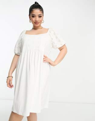 ASOS DESIGN Curve - Weißes Mini-Hängerkleid mit Lochmuster und abgerundetem Saum