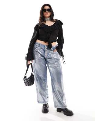 ASOS DESIGN Curve - Weite Boyfriend-Jeans in Metallic-Silber mit mittelhohem Bund-Blau