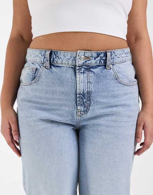 ASOS DESIGN Curve – Weite Dad-Jeans in heller Waschung mit Knierissen, 5 von 5