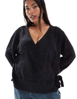 ASOS DESIGN Curve - Wickel-Strickjacke in Schwarz