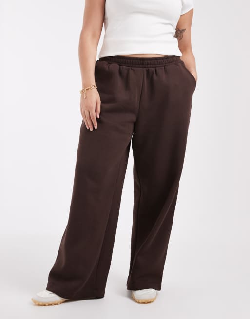 ASOS DESIGN Curve wide leg brushback sweatpants in brown, 2 of 5