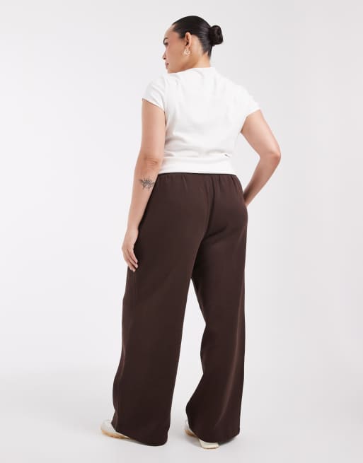 ASOS DESIGN Curve wide leg brushback trackies in brown, 5 of 5