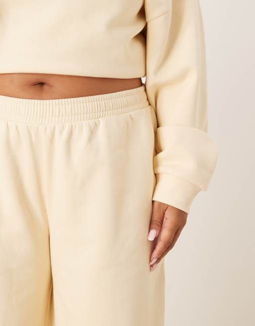 ASOS DESIGN Curve wide leg brushback trackies in buttemilk, 5 of 5