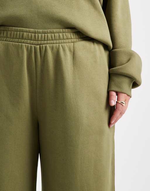 ASOS DESIGN Curve wide leg brushback trackies in khaki, 3 of 5