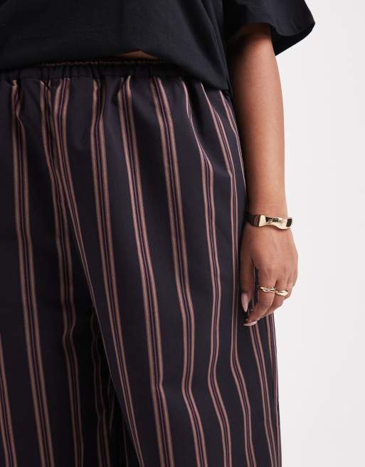 ASOS DESIGN Curve wide leg pull on trousers in stripe, 4 of 4