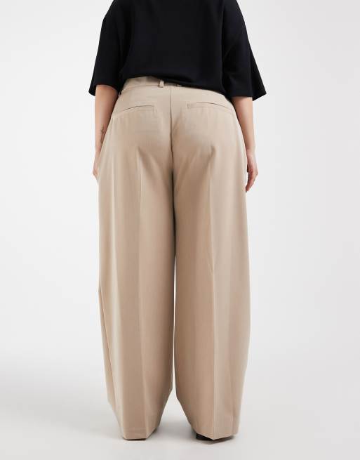 ASOS DESIGN Curve wide leg trousers with pleat detail in stone, 5 of 5