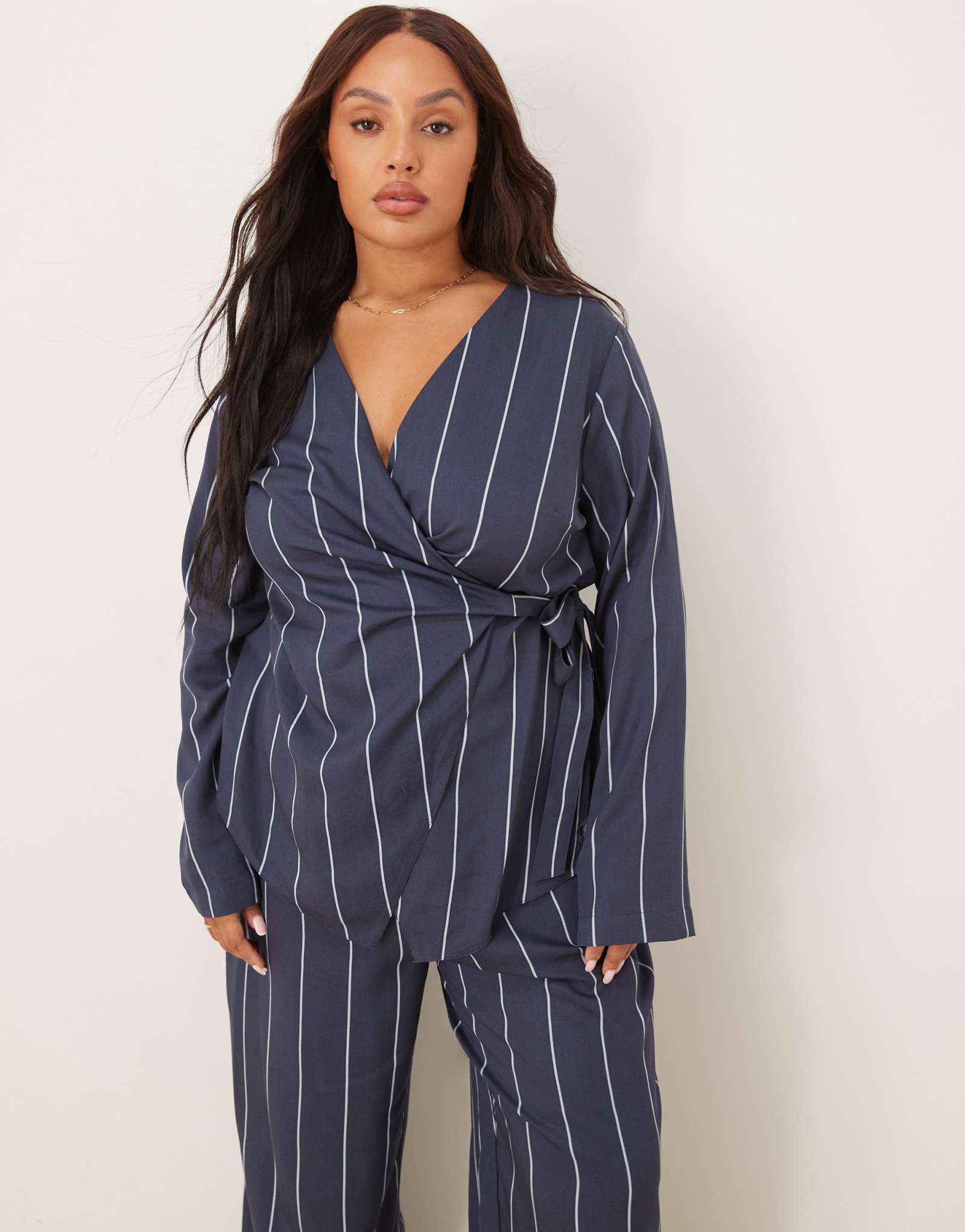 Топ ASOS DESIGN Curve с запахом спереди в синюю полоску - часть комплекта