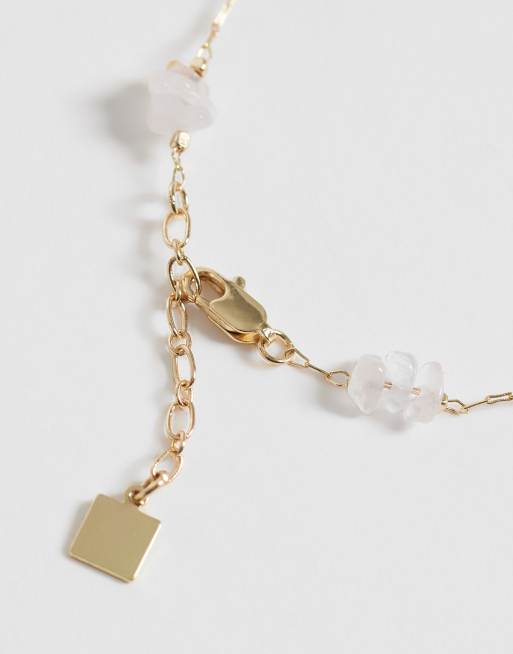 ASOS DESIGN Curve – Zartes, goldfarbenes Kettenarmband mit mehrfarbigen Halbedelstein-Splittern, 2 von 3