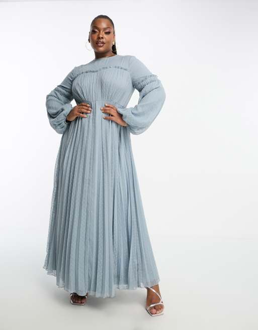 ASOS DESIGN Curve – Zdobiona falbanką plisowana szyfonowa sukienka maxi z tkaniny dobby w kolorze zgaszonego błękitu
